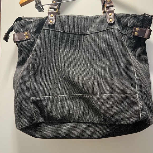 BDG BLACK CANVAS TOTE BAG WITH LEATHER HANDLES. - Picture 6 of 12